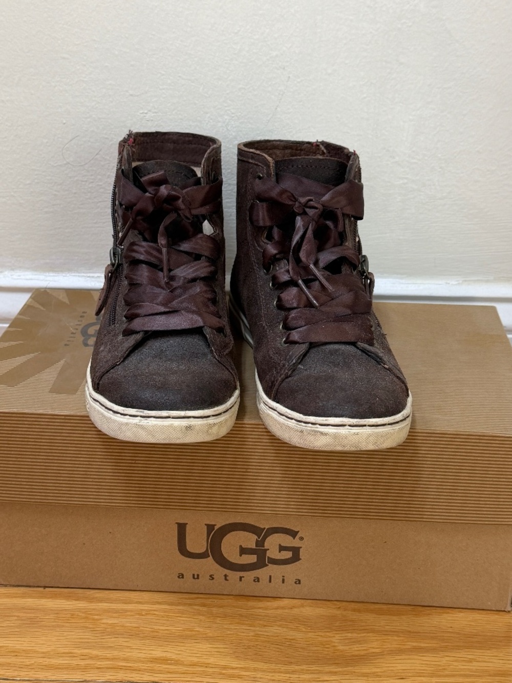 UGG Brown Speckled Sneakers (Women 6.5)